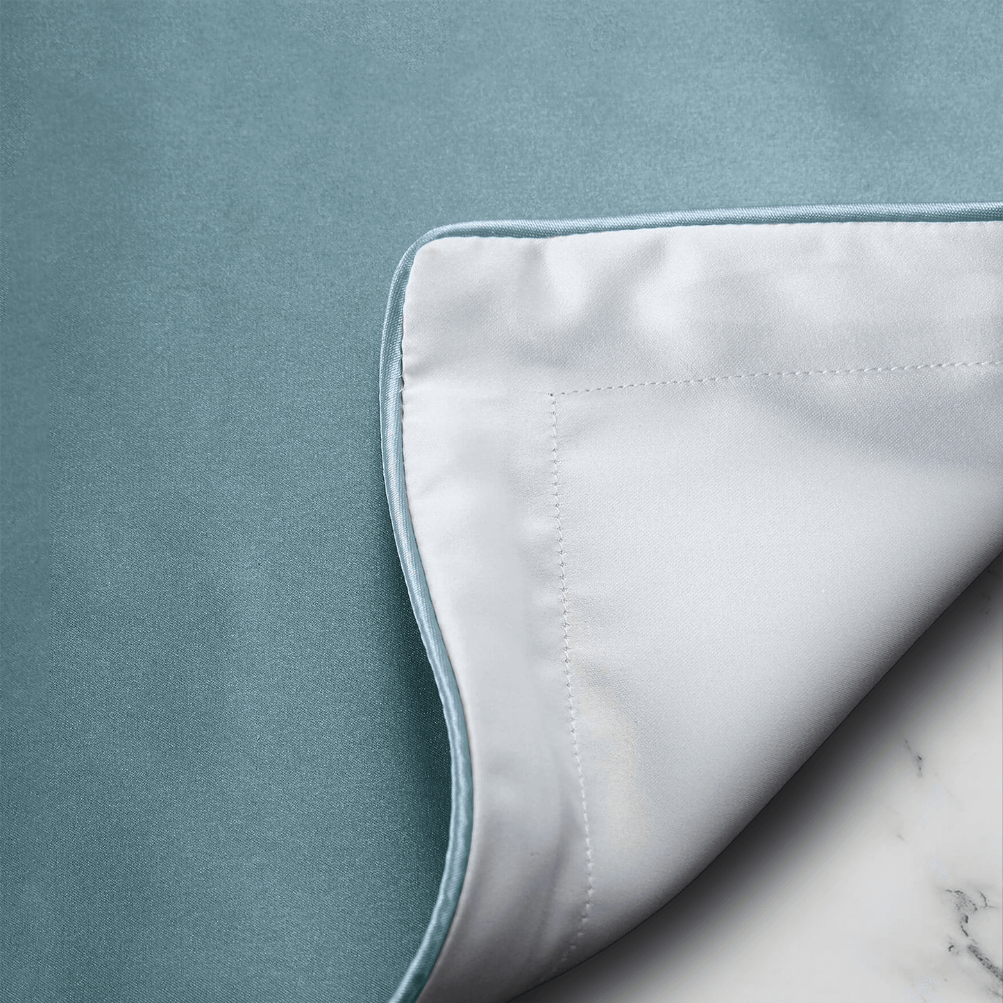 Ensemble Élégant : Masque de nuit + Taie d’oreiller en soie de mûrier & lyocell