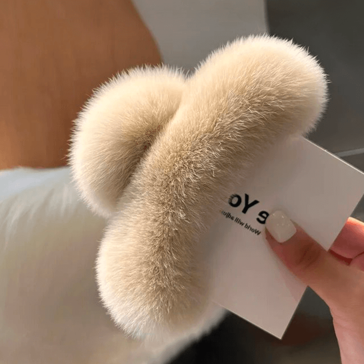 Pince à cheveux en fausse fourrure