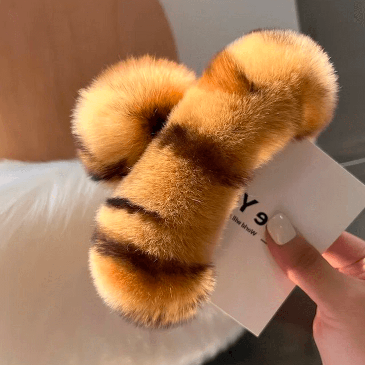 Pince à cheveux en fausse fourrure